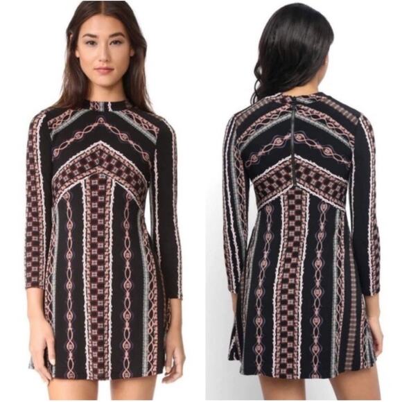 Free People Dresses & Skirts - Free People Boho Geometric Print Long Sleeve A-Line Mini Dress Lined sz M